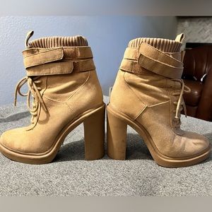 LILIANA beige lace up platform heel combat bootie size 36 US6